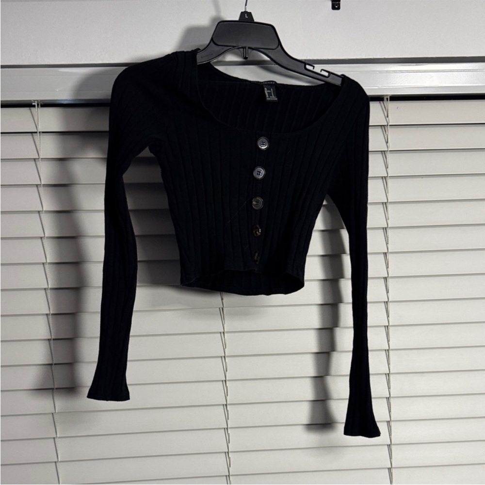 Forever 21 Black Ribbed Long-Sleeve Button-Front Crop Top